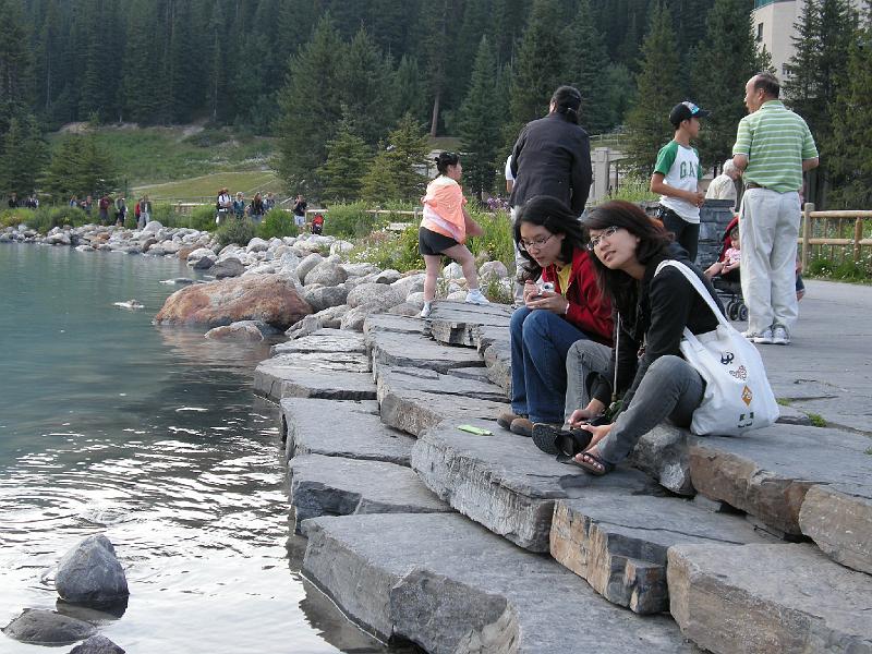 DSCN2094.JPG - Lake shore, next to the hotel