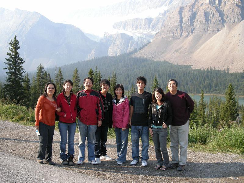 DSCN2157.JPG - Crowfoot glacier, on our way to Jasper