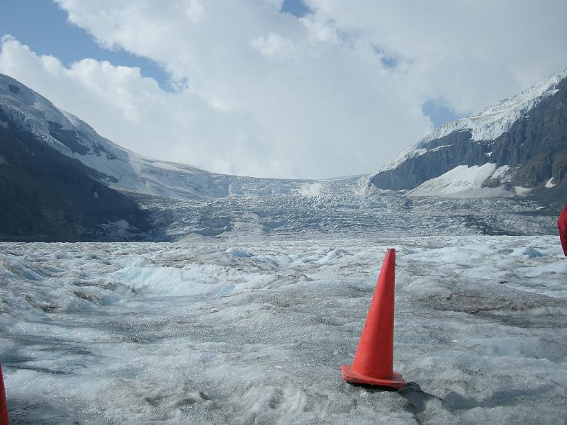 DSCN2163.JPG - The icefield is actually up there, not accessible.