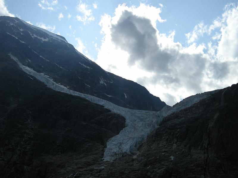 DSCN2172.JPG - Angelic glacier, Mt. Edith Cavell